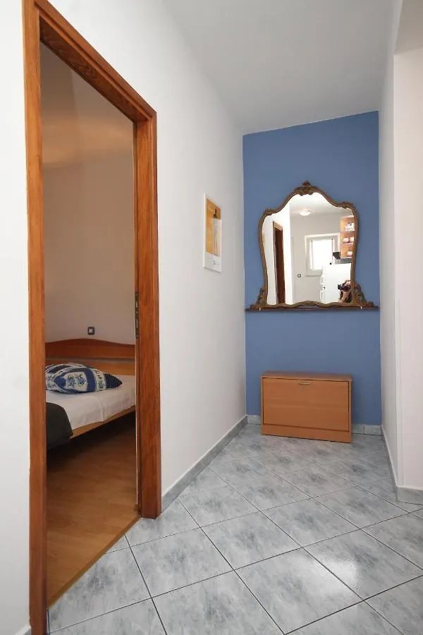 Apartments With A Parking Space Mali Lošinj