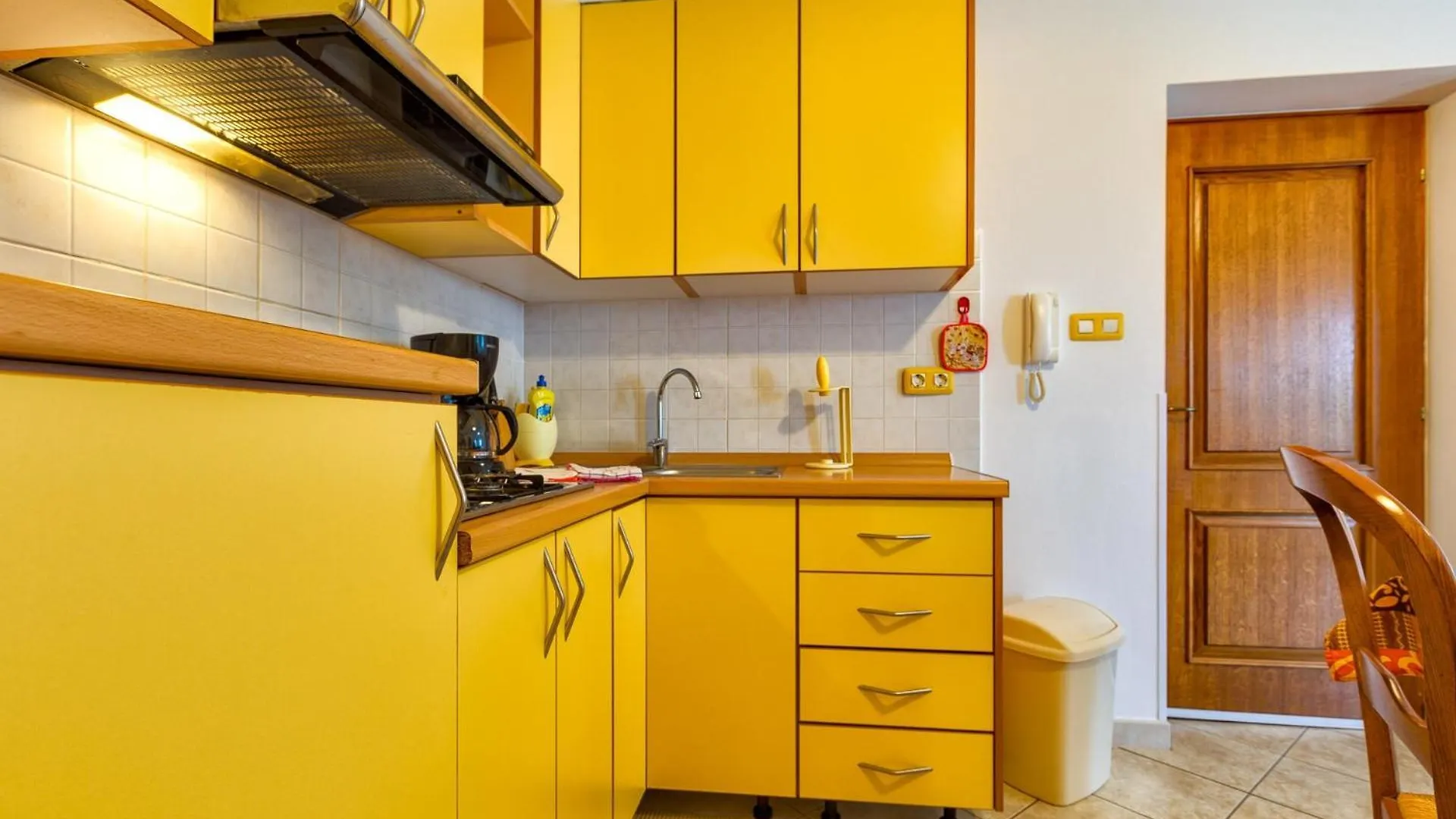 Apartments With A Parking Space Mali Lošinj