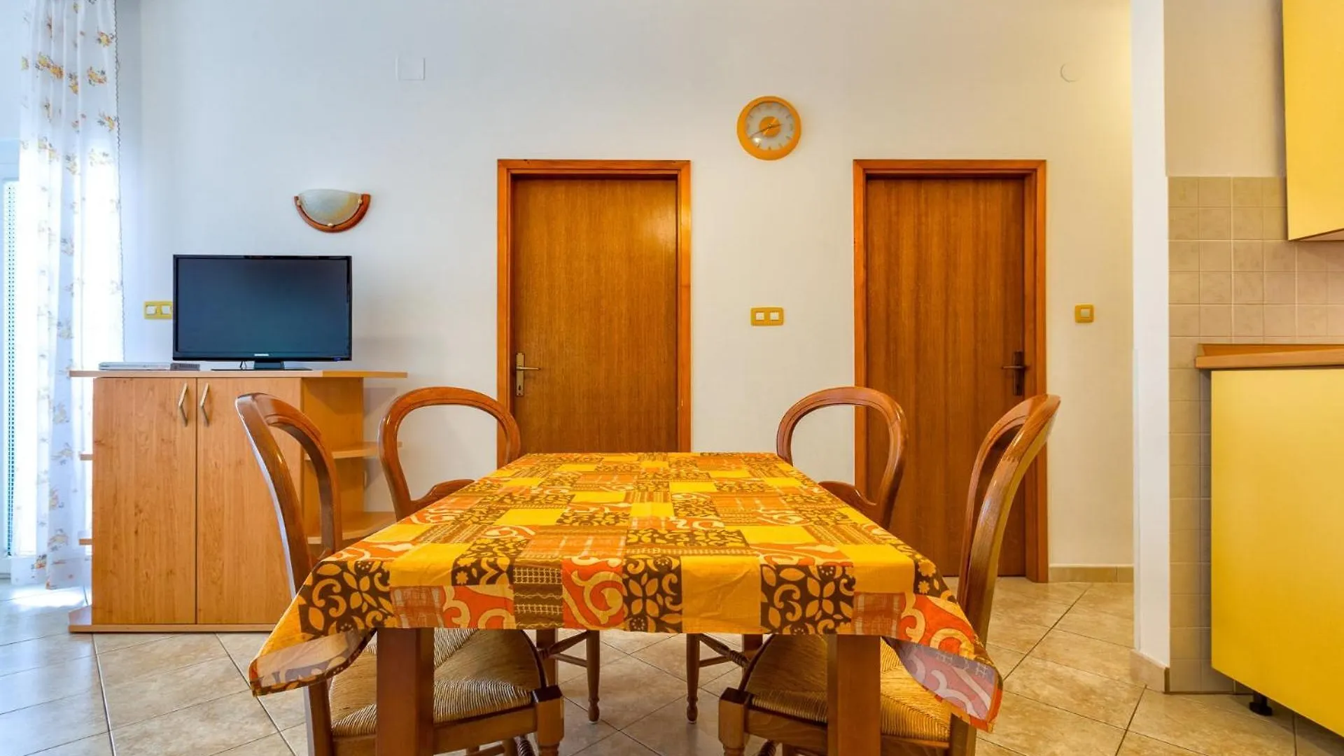 Apartments With A Parking Space Mali Lošinj 0*,