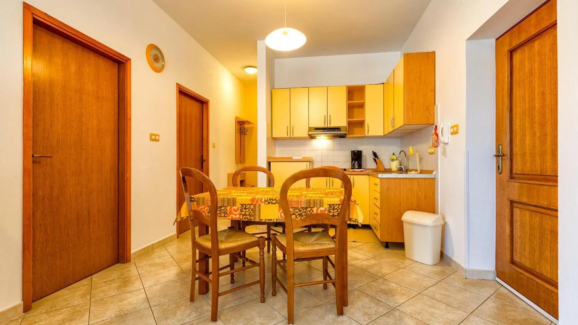 Apartments With A Parking Space Mali Lošinj