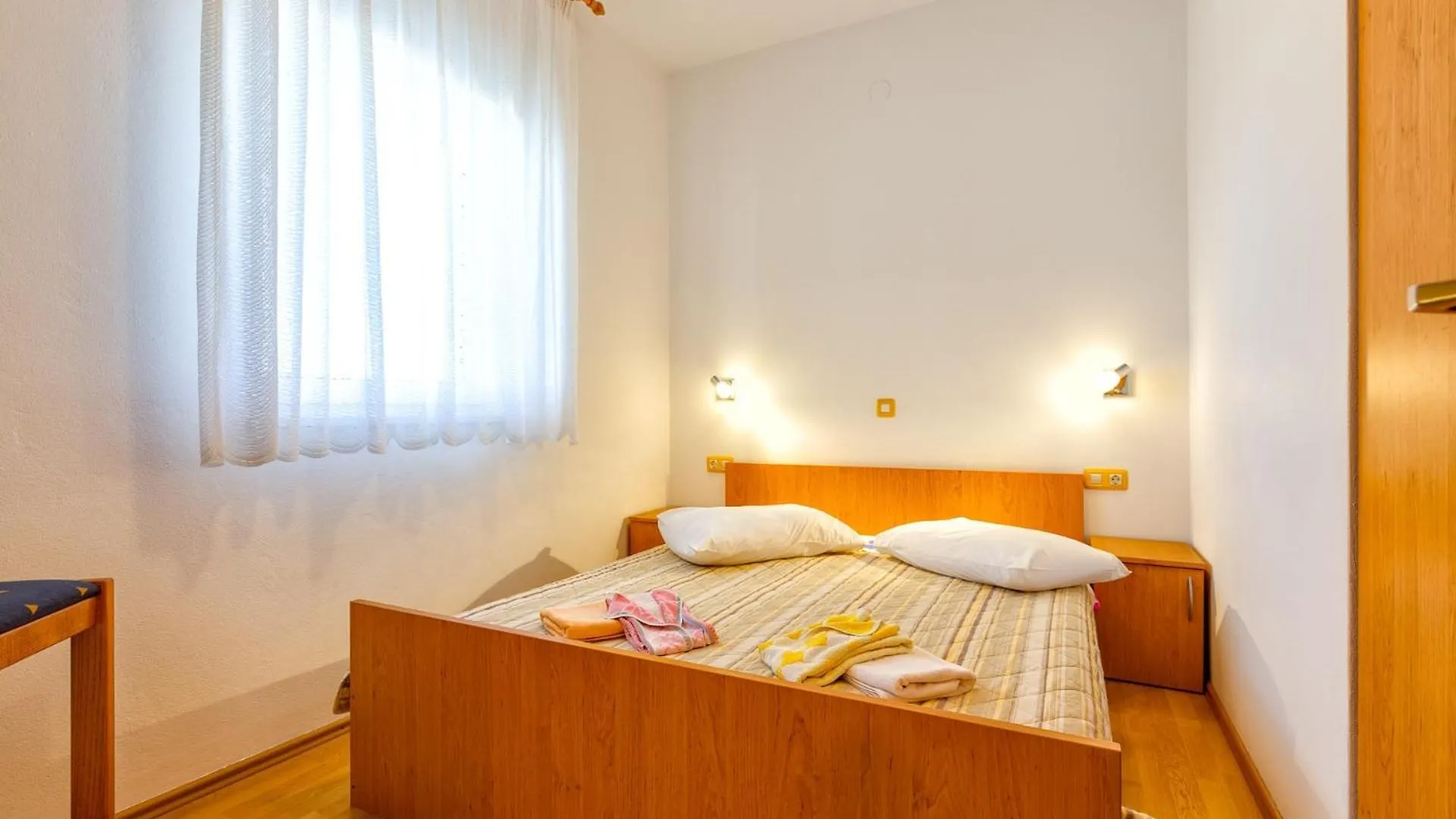 Apartments With A Parking Space Mali Lošinj